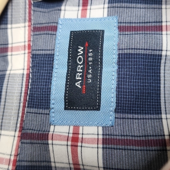 👉🏾2/20-ARROW | BUTTON DOWN - Picture 3 of 7